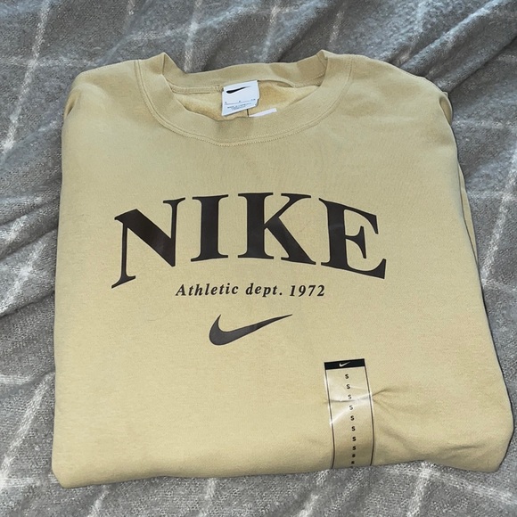 Nike Tops - Cream beige oversized sweatshirt